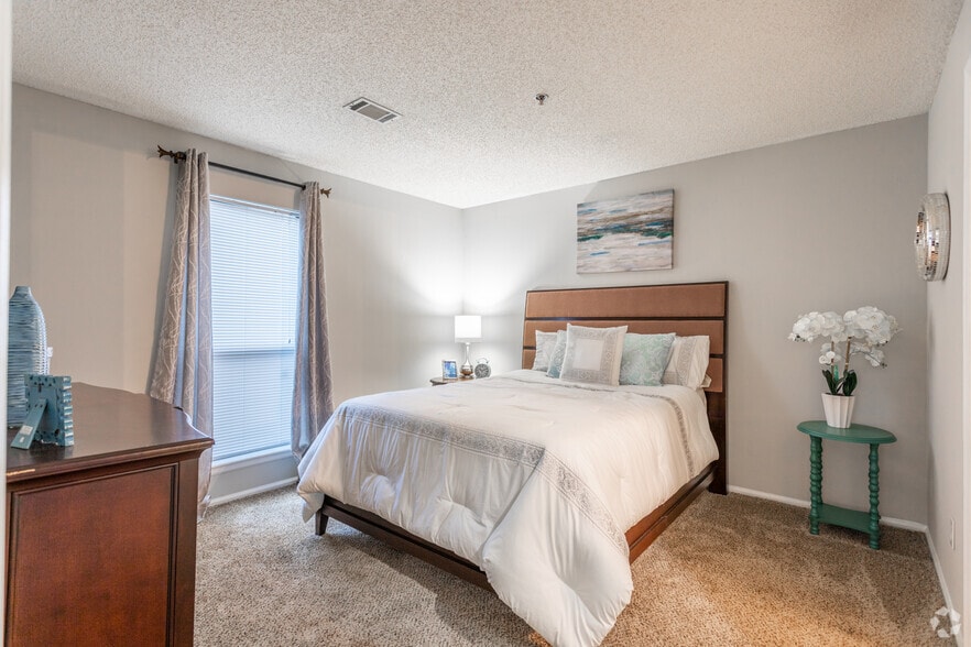 Primary Photo - East Ponce Village