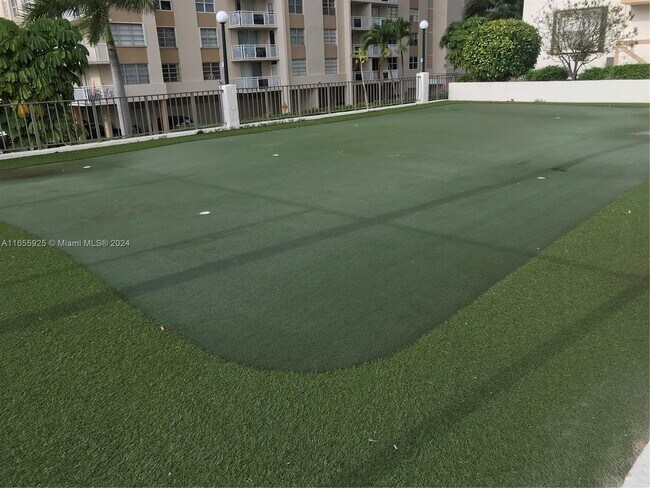 Building Photo - 1865 S Ocean Dr