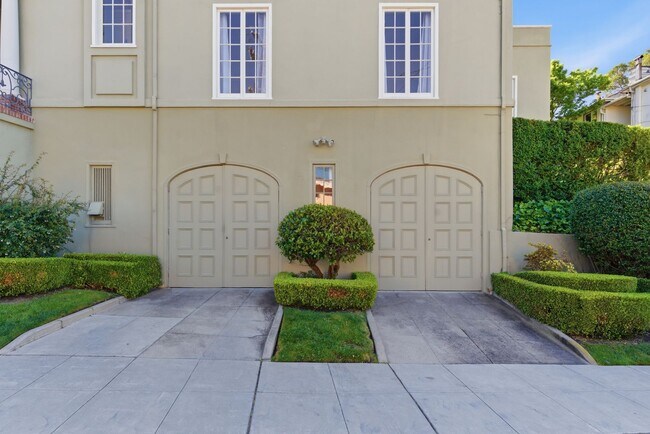 Building Photo - 501-503 Mandana Blvd