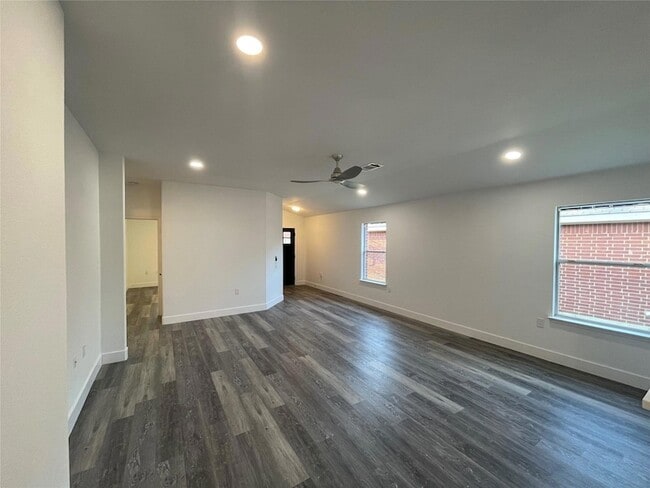 Building Photo - 5201 Bantom Woods Bend