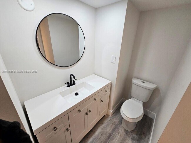Building Photo - 18021 Biscayne Blvd