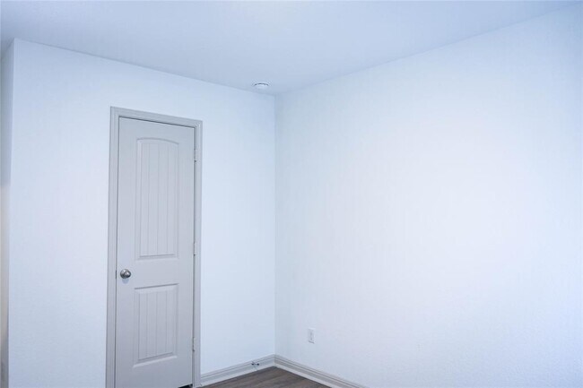 Building Photo - 231 Sweetwater Crk Ln