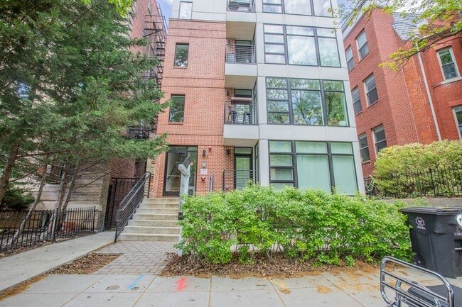 Building Photo - Stunning 2 BR/2 BA Condo in Lanier Heights!