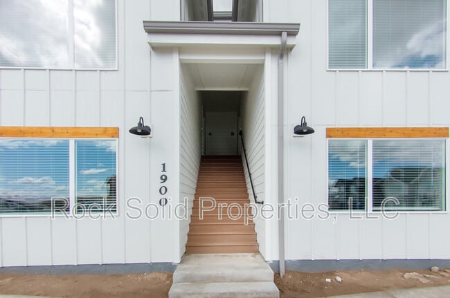 Building Photo - 1900 Good Hearted Pl