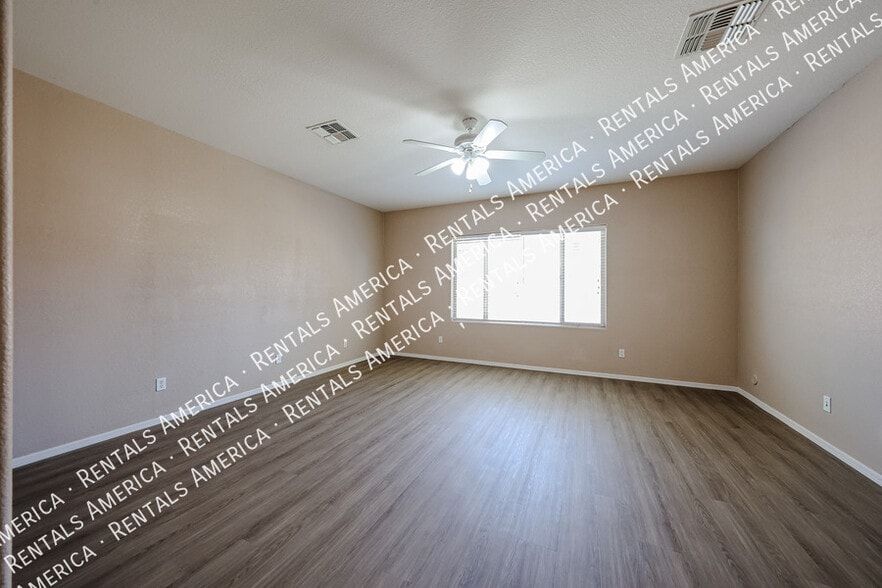 Building Photo - 876 E Riviera Pl
