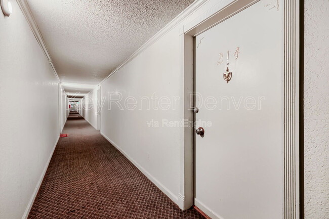 Building Photo - 8826 E Florida Ave
