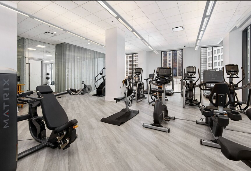 Building Photo - 50 E Chestnut St