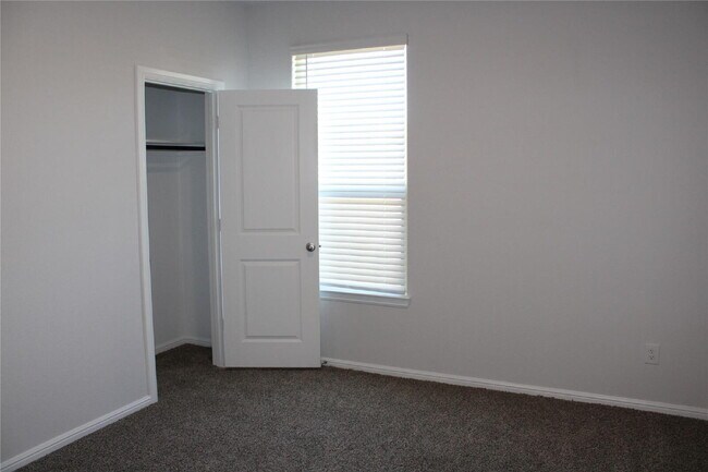 Building Photo - 769 Beebrush Dr