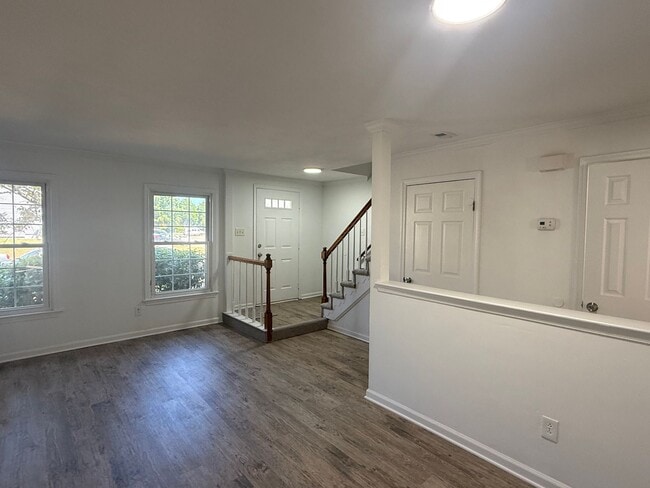 Building Photo - Virginia Beach Townhouse