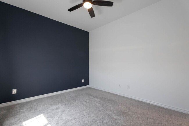 Building Photo - 7126 Calvert Cliffs St