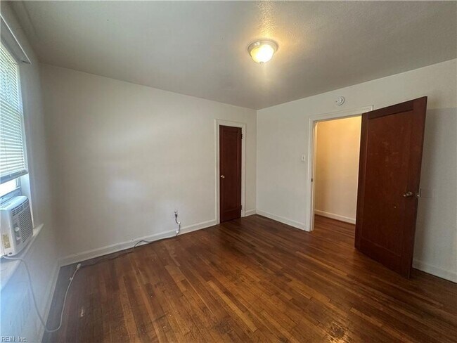 Building Photo - 124 Chautauqua Ave