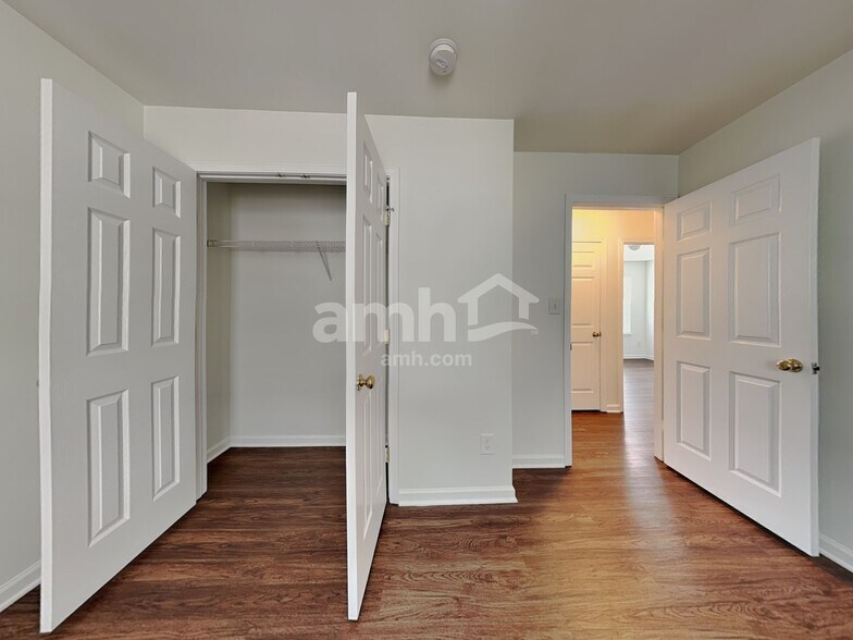 Building Photo - 3913 Tyler Bluff Ln