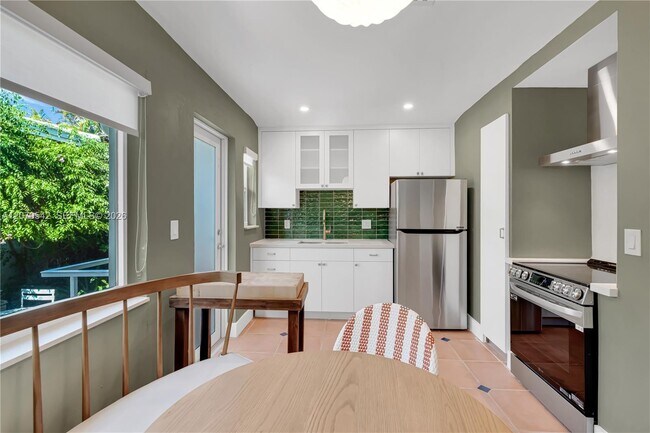 Building Photo - 3145 Segovia St