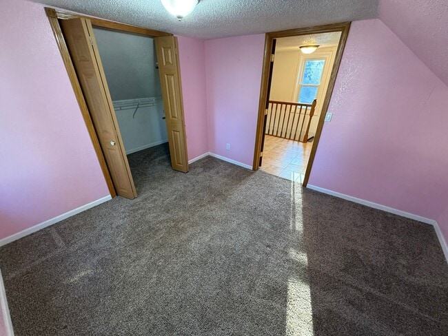 Building Photo - Cloquet MN - 3-bed - 1-bath - 1 - car Sing...