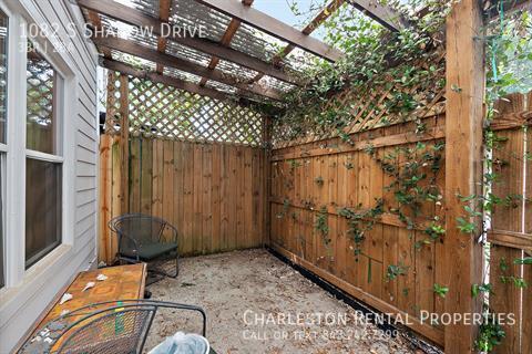 Building Photo - 1082 S Shadow Dr