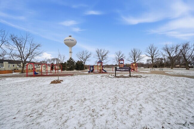 Building Photo - 7214 Farmstead Ln