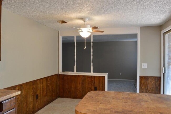 Building Photo - 1054 Cumberland Mansion