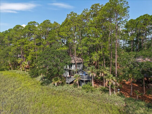 Building Photo - 2041 Deer Island Rd