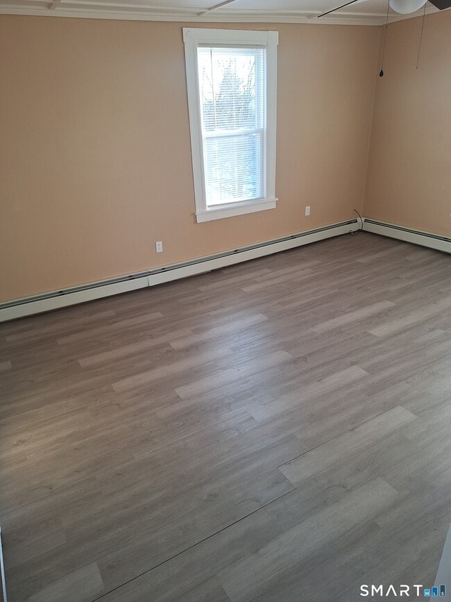 Building Photo - 23 1/2 N Spring St