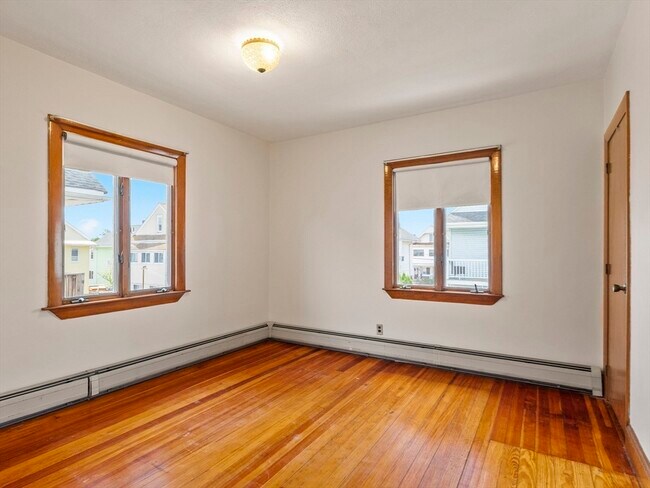 Building Photo - 37 Wright Ave