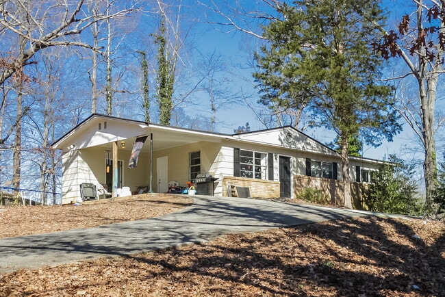Building Photo - 580 Ayres Rd