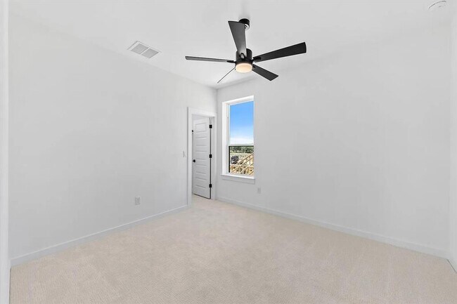 Building Photo - 110 Pennybacker Ln