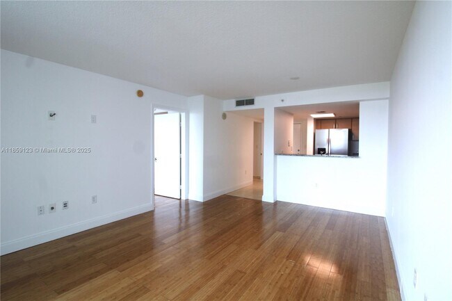 Building Photo - 2101 Brickell Ave