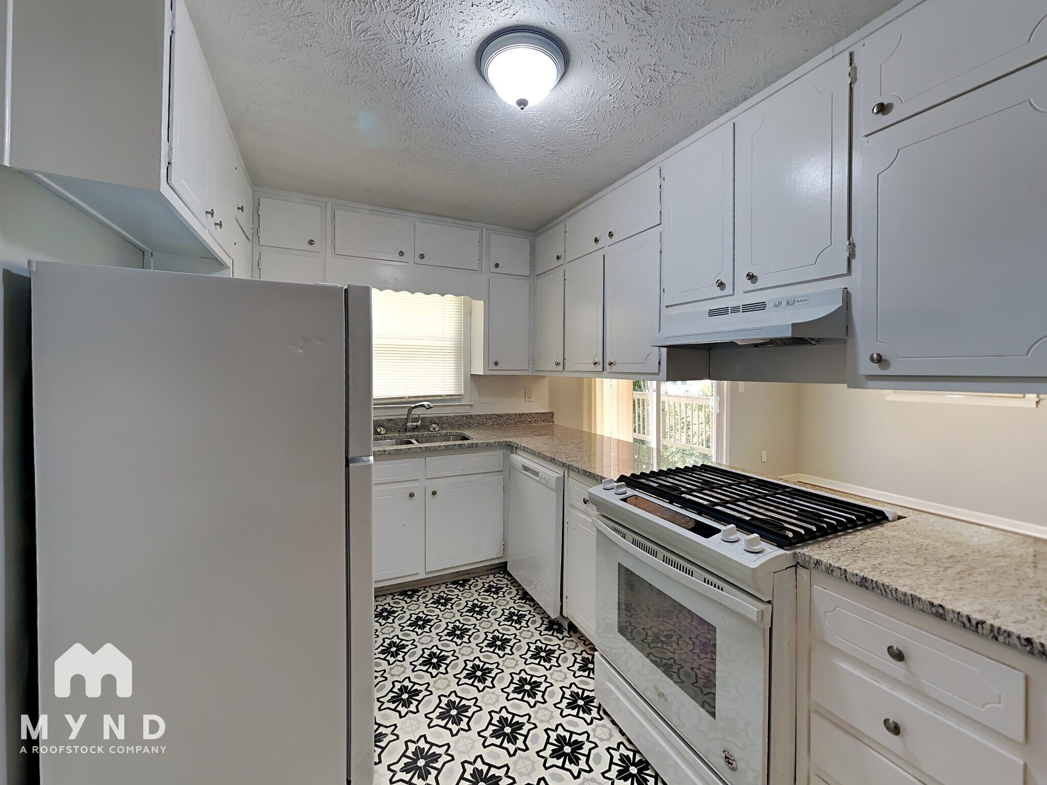 Building Photo - 1836 Hillsway SW