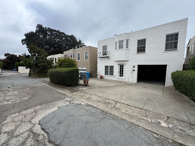 Building Photo - Bright & Spacious 4BD/3BA Home in Merced M...