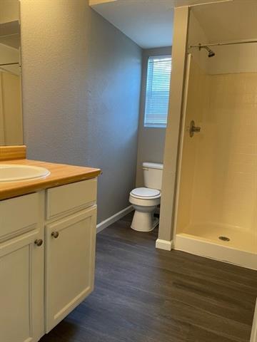 Building Photo - 204 Honey Bee Dr