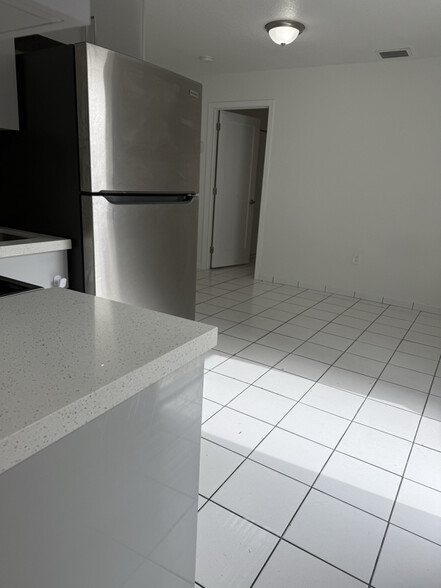 Building Photo - 25 NW 48th Pl