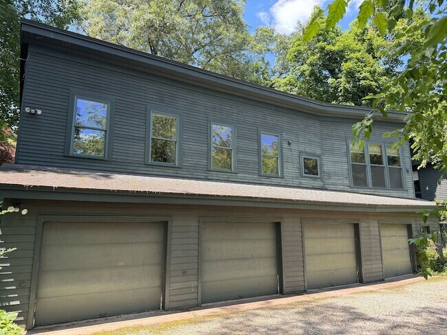 Building Photo - 283 Ogden St