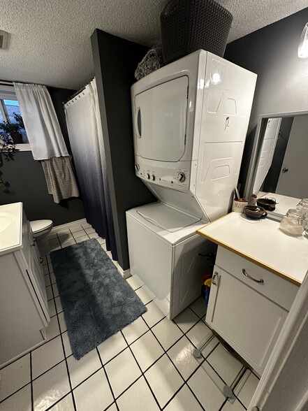 Building Photo - 7608 E South St