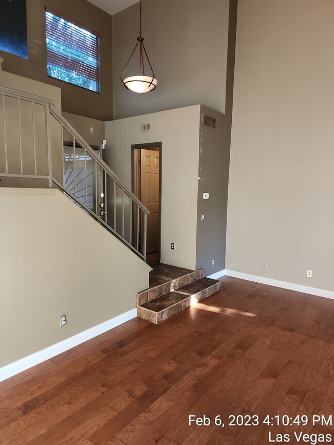 Building Photo - 2657 Seashore Dr