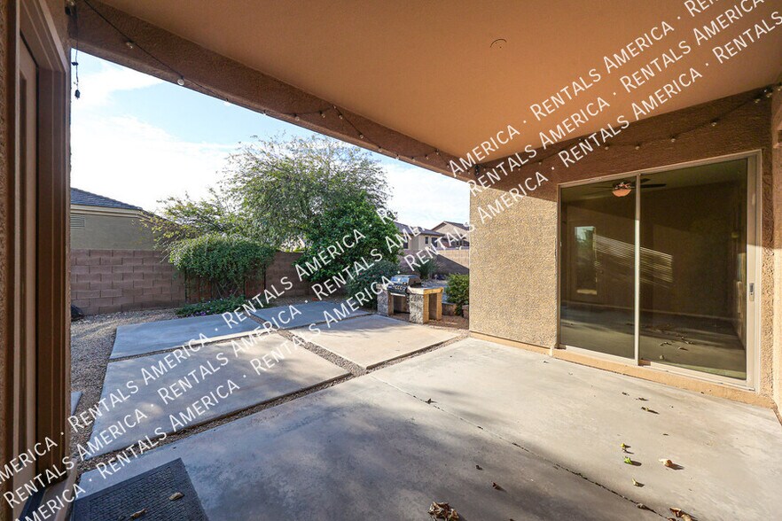 Building Photo - 8351 W Rosewood Ln