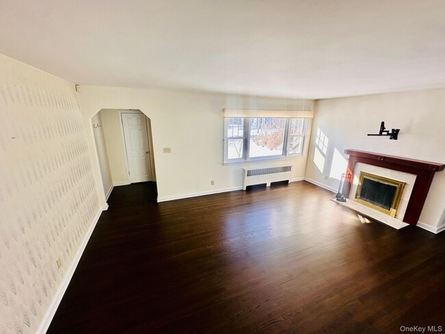 Building Photo - 11 W Glen Ave