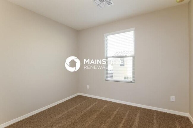 Building Photo - 3 Bedroom Pet-Friendly Home in Phoenix, AZ with Main Street Renewal