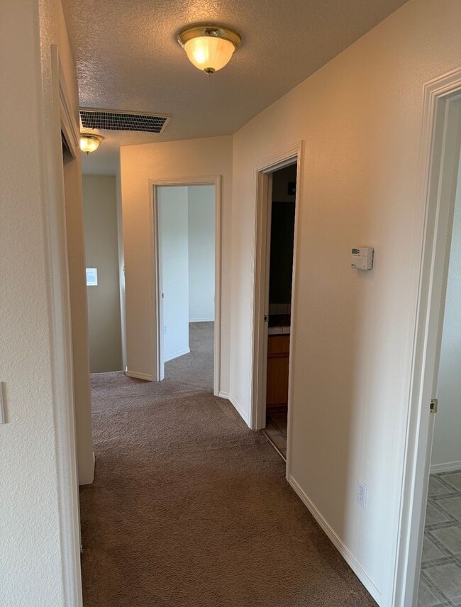 Building Photo - MOVE IN SPECIAL!!! Spacious 4-Bedroom Rent...