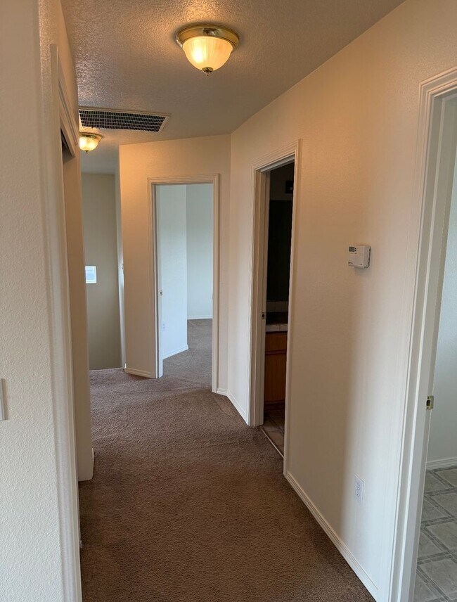 Building Photo - Spacious 4-Bedroom Rental Home in Prime Pa...