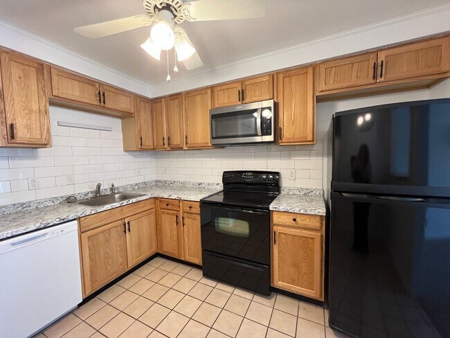 Building Photo - 3089 Woody Ln