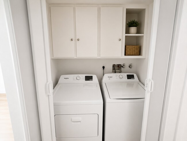 Building Photo - Newly Remodeled Duplex for Rent in Central Davis