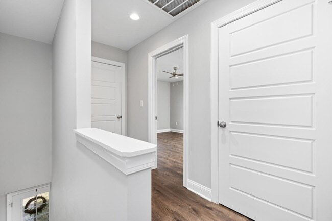 Building Photo - 1013 B St