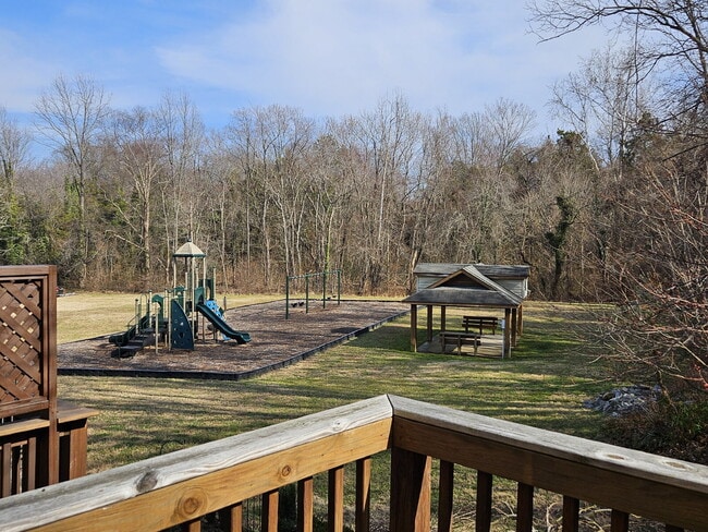 Building Photo - 3-Level Townhome with Two Primary Suites