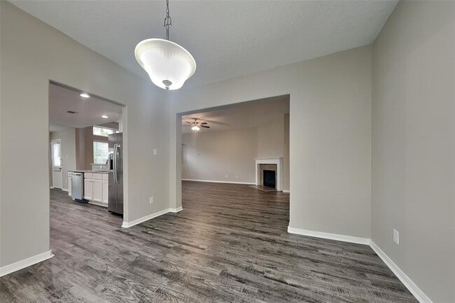 Building Photo - 9915 Tulip St