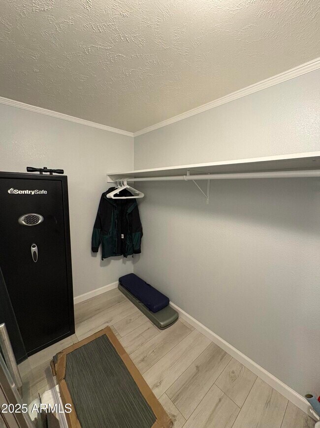 Building Photo - 147 Earl Dr