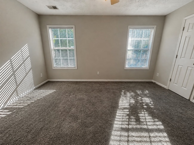 Building Photo - 318 Castle Ridge Dr