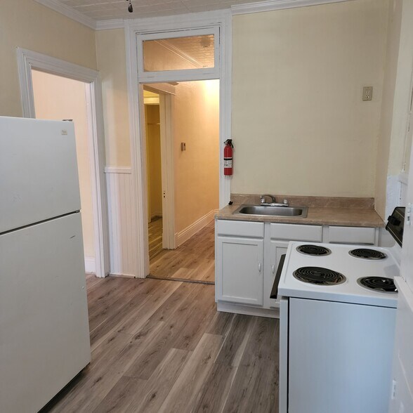 Building Photo - 325 State St