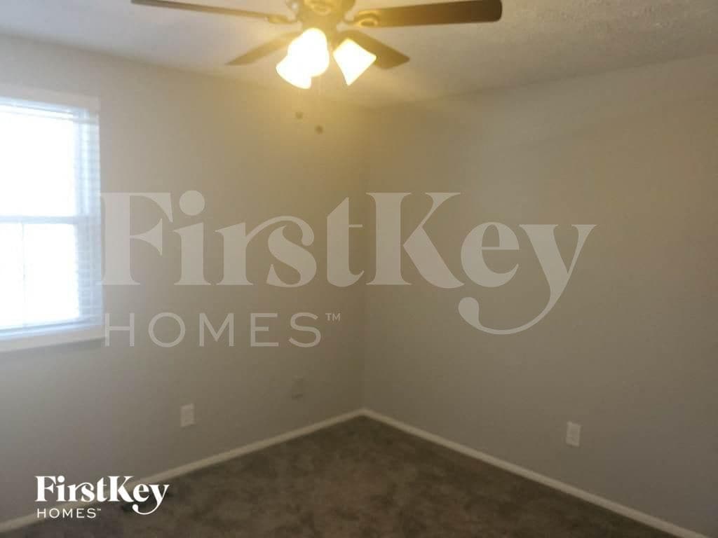 Building Photo - 4207 Edinburgh Dr