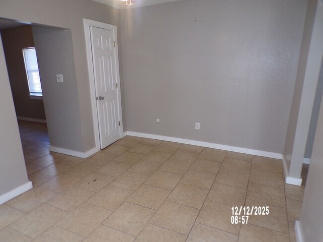 Building Photo - Great re-do