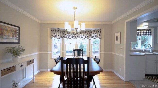 Building Photo - 1 Shadow Vale Dr